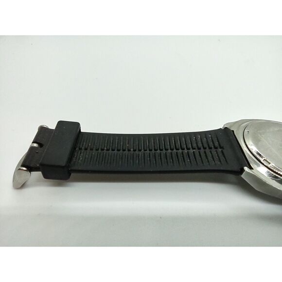 Dakota Steel Rock Solid Time Vintage Date Watch - Picture 2 of 13